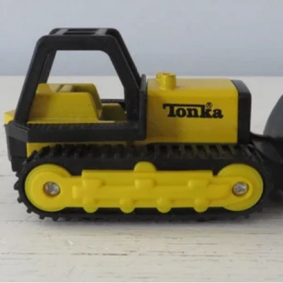 NWT🏎️SET OF 3 HAPPY MEAL CARS- TONKA BULLDOZER, HOT WHEELS SHOCK FORCE & TIGER - Picture 4 of 9